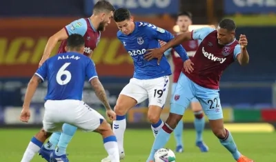 James Rodríguez en acción de partido. 