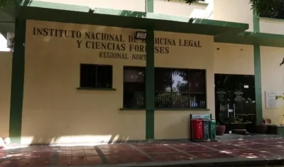 El cadáver de la víctima fue llevado a Medicina Legal por parte de las autoridades. 