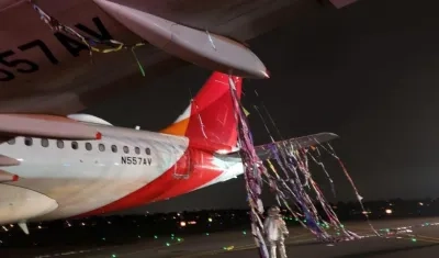 Avión de Avianca muestra la magnitud del globo