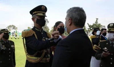 El General Diego Hernán Rosero con el Presidente Iván Duque.