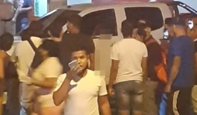 La víctima murió al interior de la camioneta. 