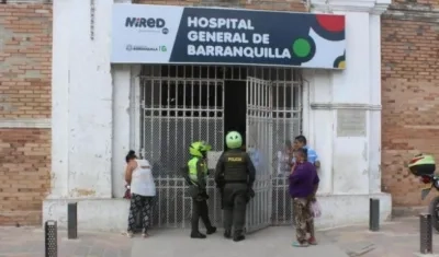 La mujer fue llevada al Hospital General de Barranquilla. 