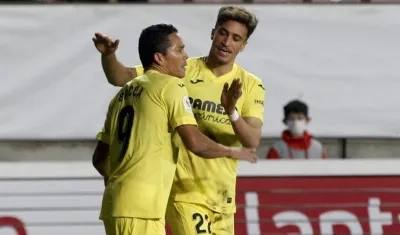 Carlos Bacca celebra su gol. 