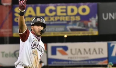 José Sirí fue el héroe del juego al conectar el batazo ganador. 