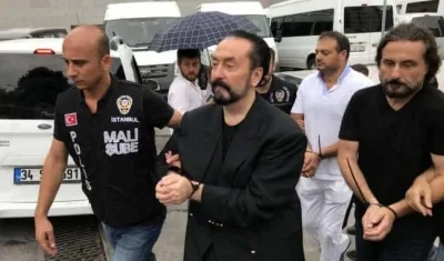 Adnan Oktar, líder de una secta islamista.