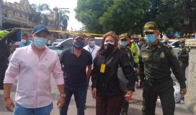 Las autoridades en el lugar de los hechos.