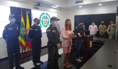 Rueda de prensa con la asistencia de la Vicepresidenta
