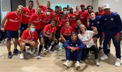 Equipo de Junior concentrado en Medellín. 