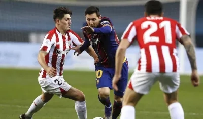 Leo Messi en una acción del partido poco antes de la expulsión.