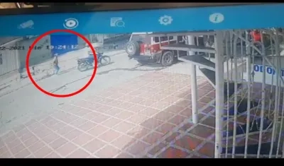 Momento en que el sicario se acerca para asesinar a su víctima. 