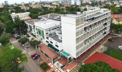 Fachada de la Universidad Simón Bolívar.