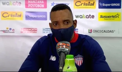 El DT Luis Amaranto Perea, en rueda de prensa al final del partido.