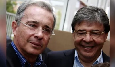 Álvaro Uribe y Carlos Holmes Trujillo.