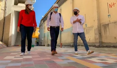 María Teresa Fernández y Viceministro José Ignacio Argote (centro).