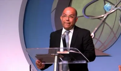 Iván Castro de la Hoz,  pastor.