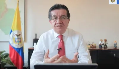 Fernando Ruíz, Ministro de Salud.