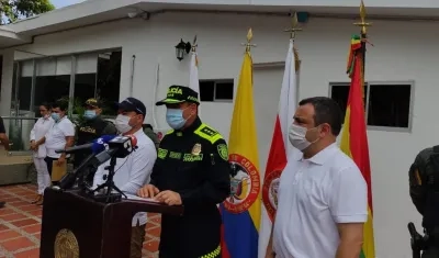 General Julio César González, Comandante de la Regional número 8 de la Policía. 