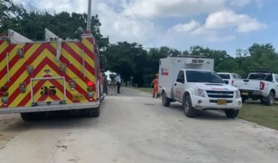 Bomberos y CTI de la Fiscalía en el lugar de los hechos. 