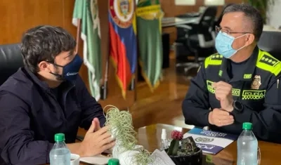 Alcalde Jaime Pumarejo y el General Jorge Vargas.