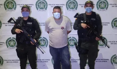 Hombre capturado por extorsionar a 10 mujeres.