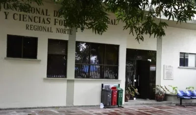 El cuerpo de la mujer fue llevado a Medicina Legal. 