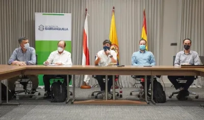 El mandatario y la firma Royal Haskoning DHV dieron a conocer detalles acerca de Puerto Futuro.
