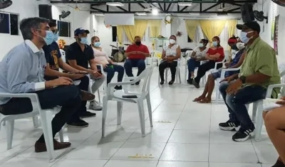 Reunión entre el Distrito y los benficiarios.