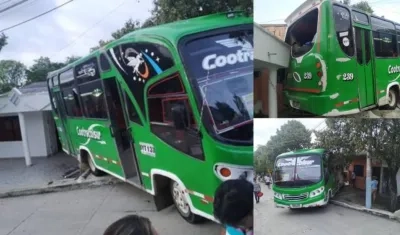 Aspecto de cómo quedó la buseta tras el accidente. 