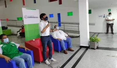 Jaime Pumarejo, alcalde de Barranquilla, Humberto Mendoza Secretario de Salud y Rómulo Rodado. gerente MiRed IPS.