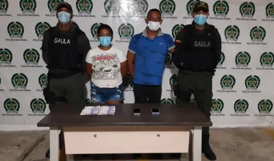 Los dos capturados por el Gaula de la Policía.
