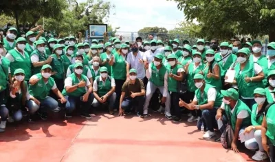 El Alcalde Jaime Pumarejo con representantes de las OAC.