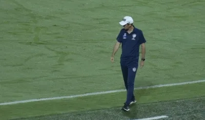 Arturo Reyes, DT del Junior.