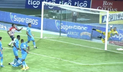 Inatajable para Pablo MIna el cobro de tiro libre de Sebastián Viera,