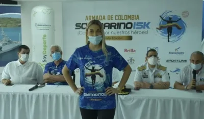 Camiseta oficial de la competencia.
