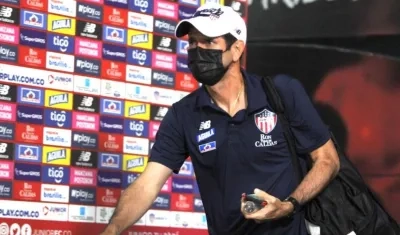 Arturo Reyes, DT del Junior.