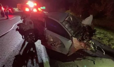 Así quedó uno de los vehículos.