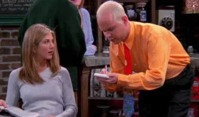 Jennifer Aniston y James Michael Tyler, en la serie.