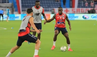 Carmelo Valencia está lesionado. 