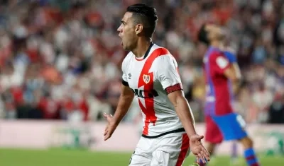 Falcao celebra el gol al Barcelona. 