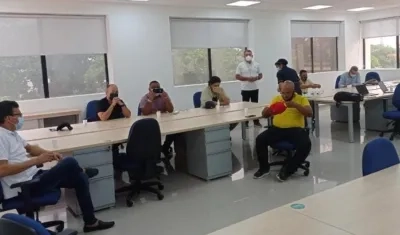 Mesa de trabajo en la subestación La Unión.