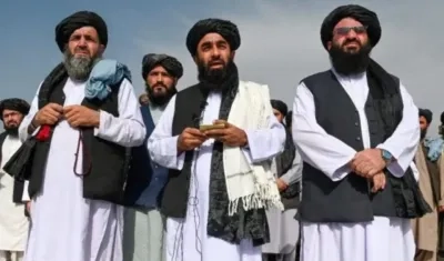 Representantes de los talibanes.