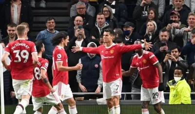 Cristiano Ronaldo celebra.  