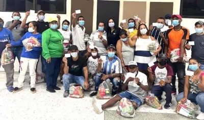 Un grupo de recicladores ya vacunados con primera dosis.