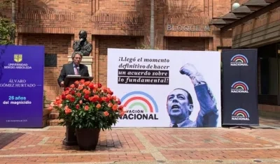 Enrique Gómez Martínez, candidato presidencial por Salvación Nacional.