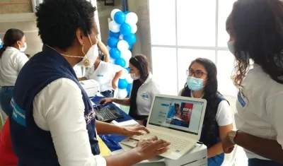 Las familias que se encuentran hoy en día activos en el programa seguirán recibiendo los incentivos.