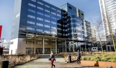 Vista exterior del edificio Spark, sede temporal de la EMA en Ámsterdam.