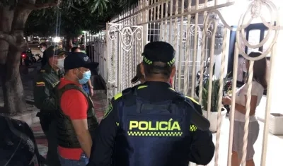 Policía y Alcaldía visitan a los residentes de los diferentes barrios de la ciudad. 