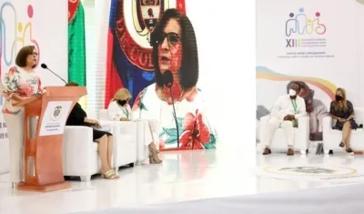 La Procuradora Margarita Cabello interviniendo en el evento.