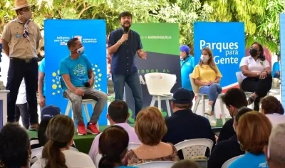 El Alcalde Jaime Pumarejo y la Gobernadora Elsa Noguera presidiendo el acto.