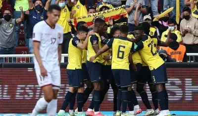 Piero Hincapié celebra el gol del triunfo. 